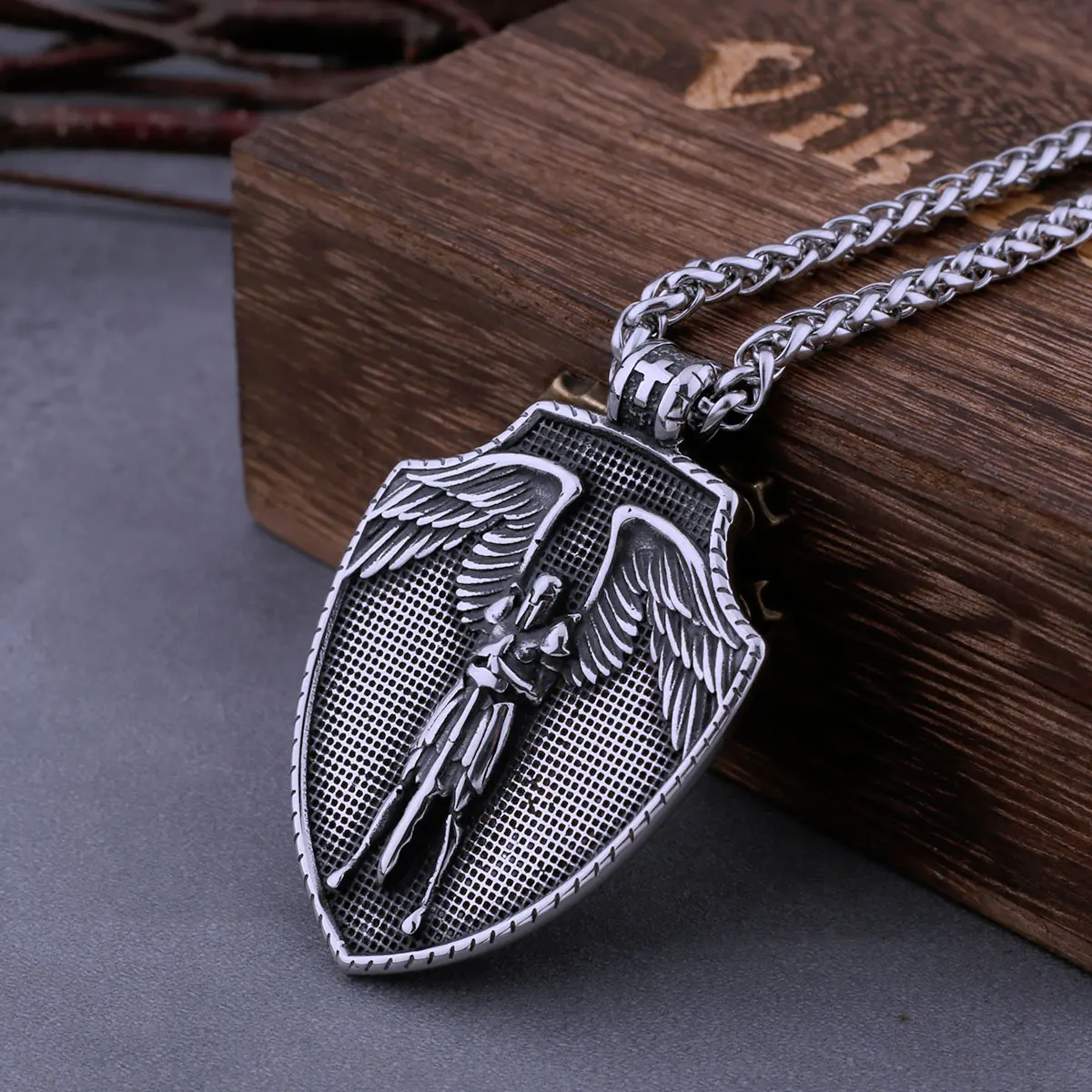 Stainless Steel Vintage St. Michael's Shield Necklace Men's Archangel Protect US Hip Hop Fashion Biker Pendant Necklace Jewelry