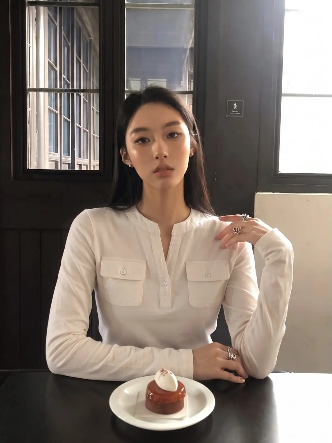 White Henry Collar Long Sleeve Slim Fit T-Shirt Women's Autumn Base Shirt Light Maturity Unique Style Top Casual Fashion