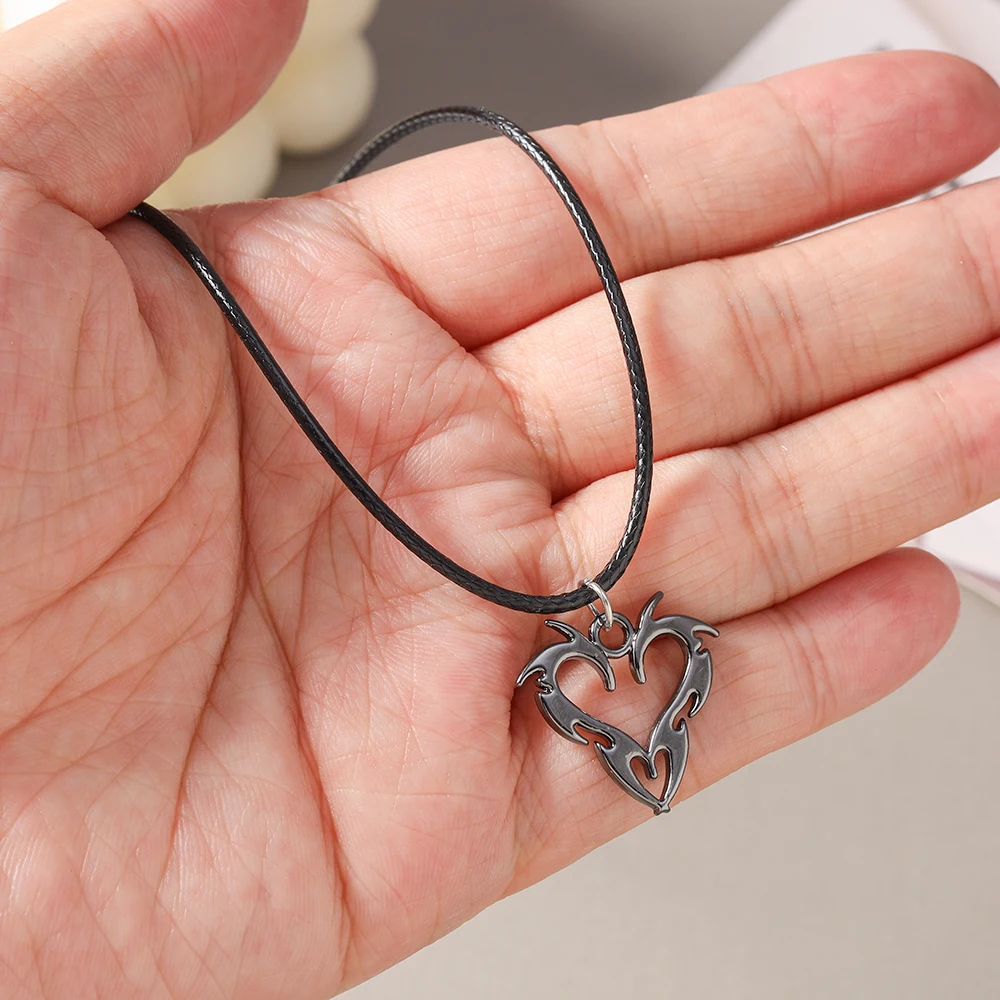 Aihua Hip-Hop Halskette mit Sonne-Mond-Stern-Anhänger in Gunmetal-Schwarz für Damen und Herren, Punk-Stil mit schwarzem Seilband, Y2K-Party-Schmuckgeschenke – Detail 17