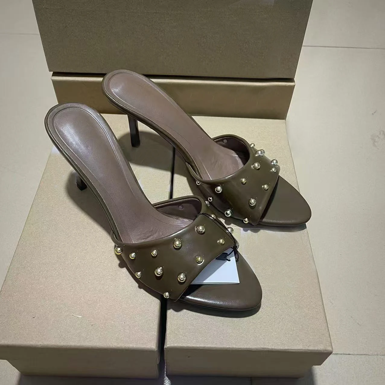 

New style rivet open-toe high-heeled slippers - fashionable single-strap flip-flops, fine heel, versatile high-heeled shoes