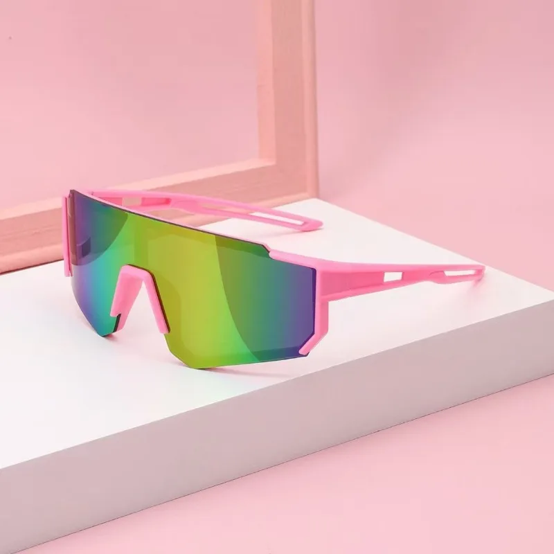 Trendy Polarized Sunglasses for Men Women One Piece Lens Outdoor Cycling Sports Glasses with UV Protection Lightweight Durable