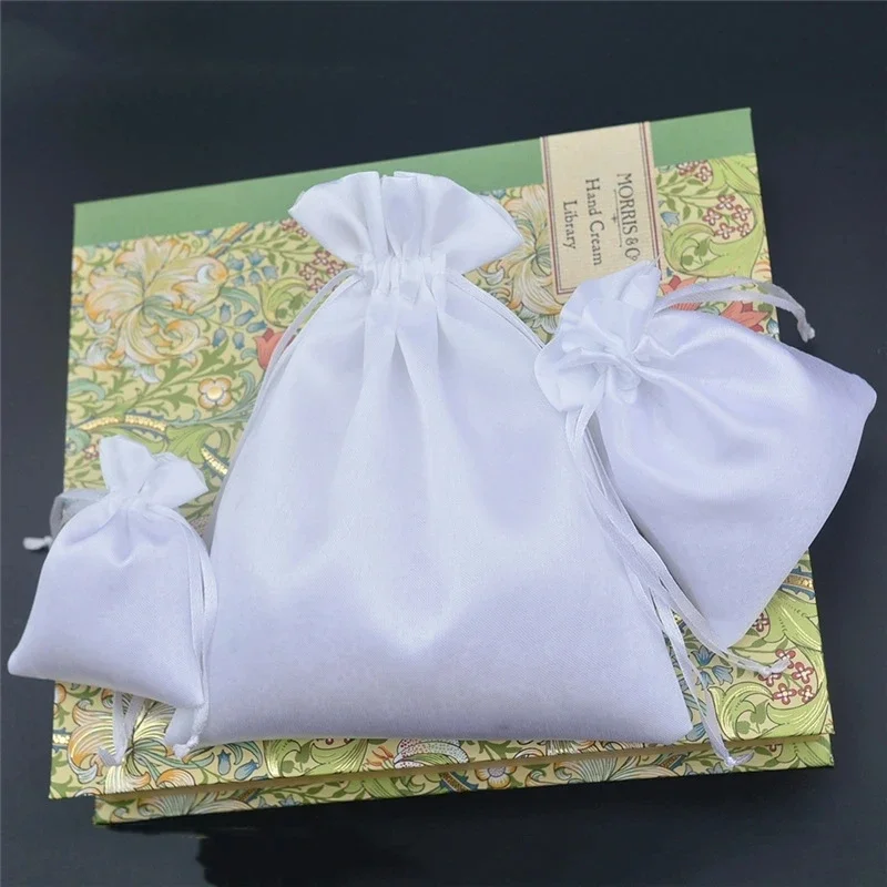 Nuovo 10 pz/lotto 16x20cm sacchetto di raso bianco sacchetti con coulisse caramelle/gioielli/collana/anelli/perline imballaggio sacchetti di stoffa