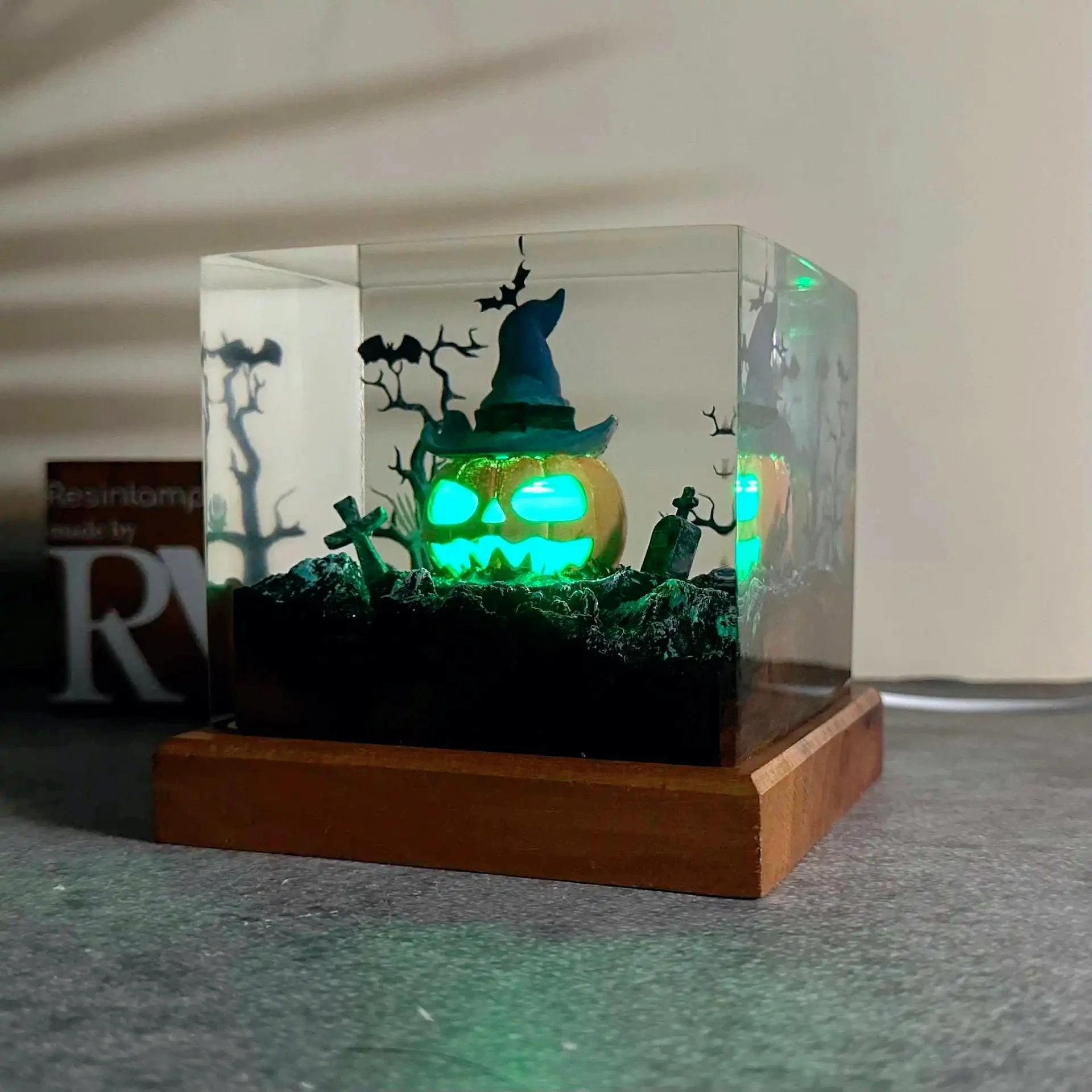 

NEW Creative Resin Wooden Luminous Decorative Item Pumpkin Halloween Gift Atmosphere Home Decoration Craftwork