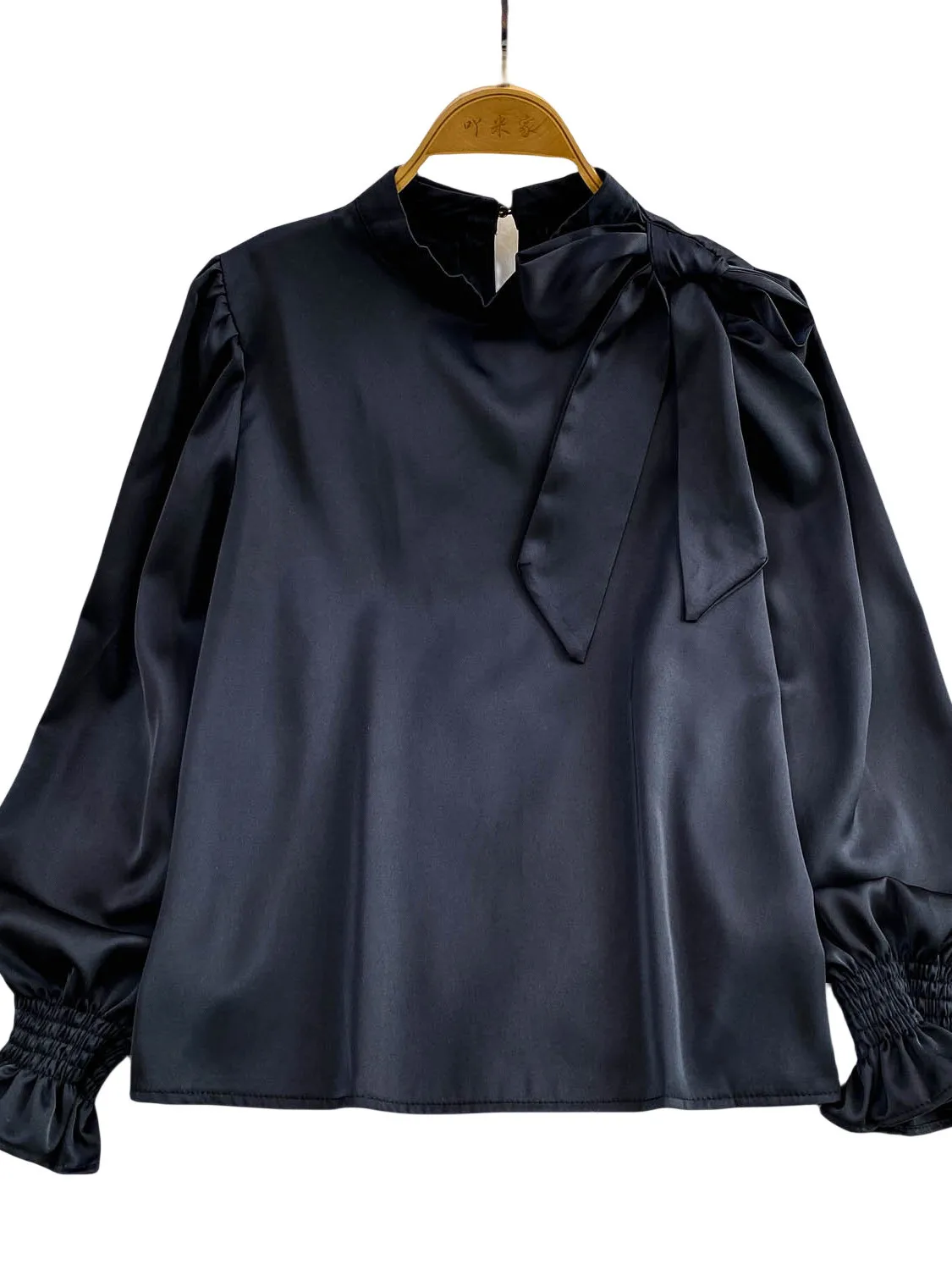 Ele drapeado redondo ne bell sve irt feminino solto cetim de seda anti-rugas primavera outono novo sle faion commute