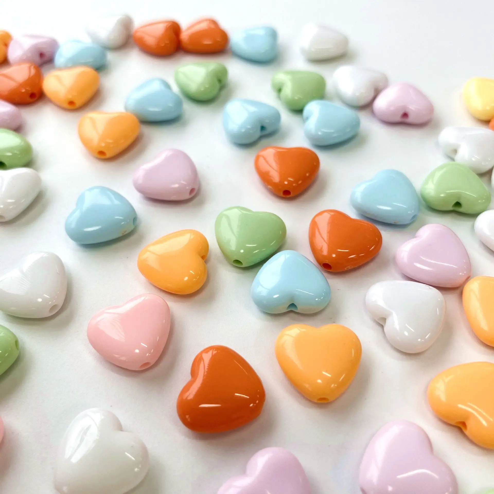 30 قطعة 10 مللي متر الاكريليك شقة القاع على شكل قلب مثقب DIY بها بنفسك سلسلة هواتف المحمول سوار إكسسوارات عقد فضفاض الخرز