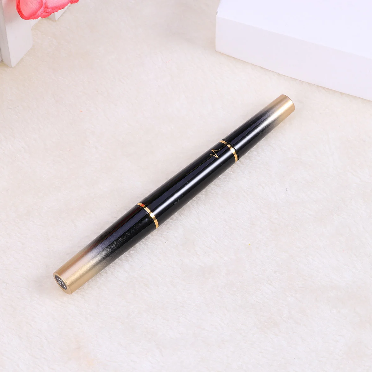 Matita per labbra a doppia estremità Rossetto opaco Tazza antiaderente a lunga durata Resa cromatica elevata Rossetto opaco con texture setosa