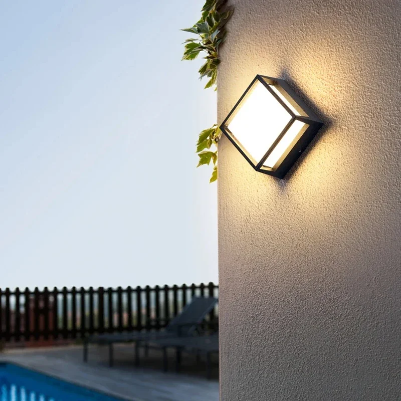 Lampada da parete moderna quadrata a LED impermeabile Lampada da balcone semplice per cortile esterno per interni con diffusore in policarbonato per uso in giardino