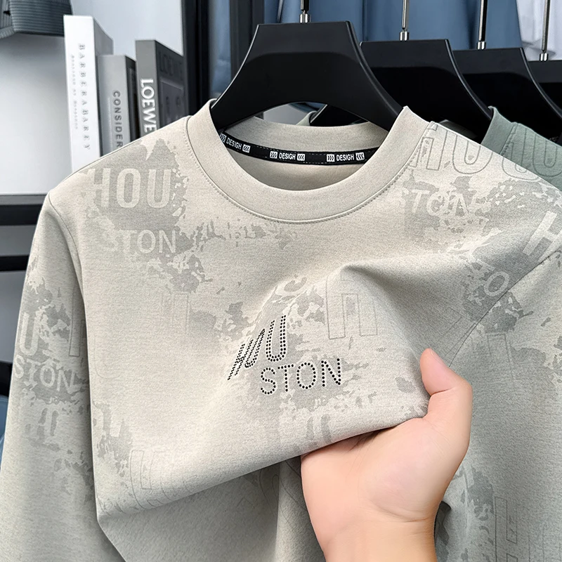 تي شيرت رجالي عالي الجودة بأكمام طويلة ورقبة مستديرة مطبوع ملابس داخلية غير رسمية مضادة للتجاعيد ملابس رجالية عصرية