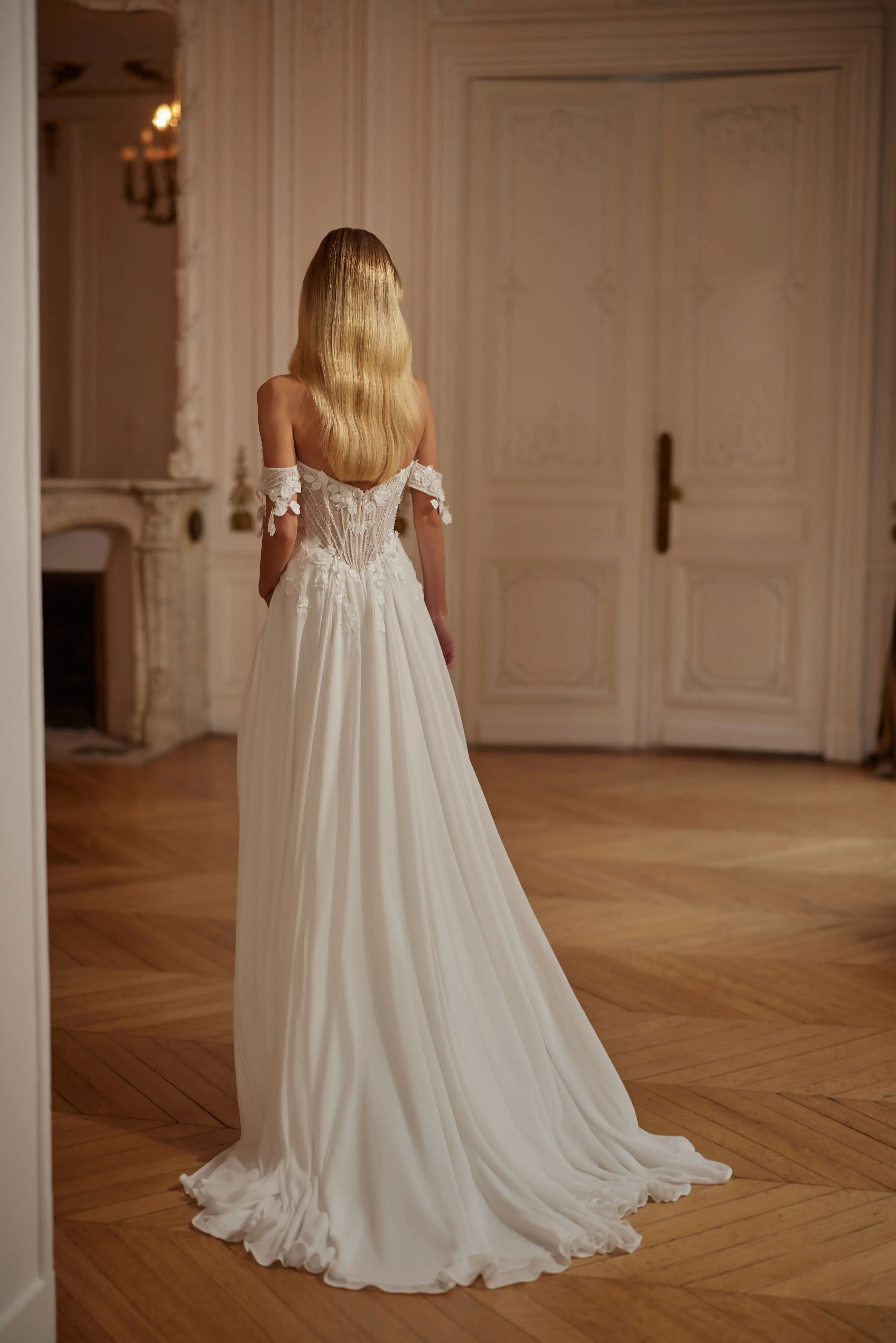 ZIBUYU Suknia Ślubna z Odkrytymi Ramionami, Dekoltem w Serek, Przezroczystym Koronkowym Gorsetem, Marszczeniami, Tiulową Linią A, Długości do Podłogi, Szyta na Miarę