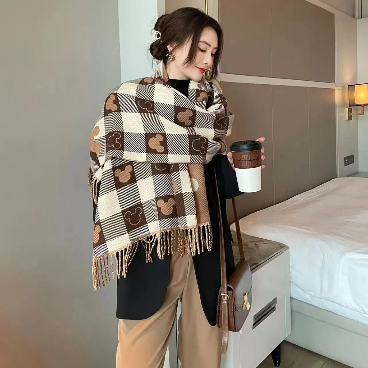 2025 Disney Luxury Winter Cashmere Scarf Women Anime Mickey Mouse Design Warm Pashmina Blanket Scarves Female Shawl Wraps Gift