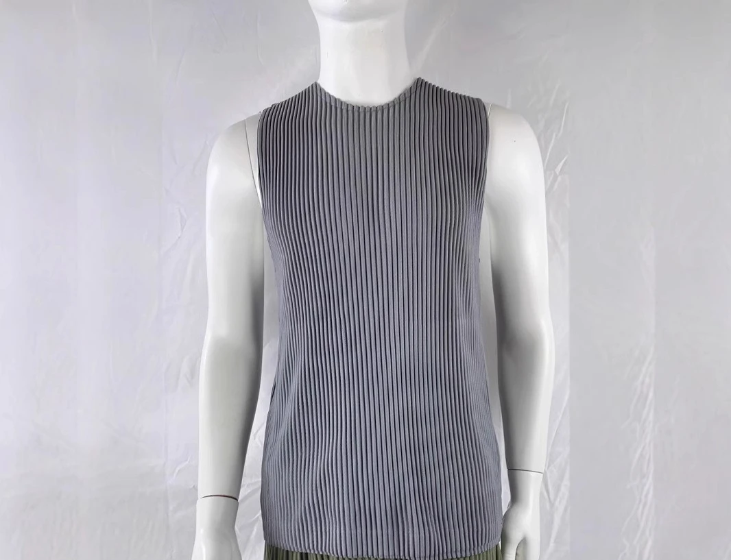 Miyake Fold 2025 Men's Summer Casual Loose Pleated Japanese Design Basis Pleats Base Tank Top Vest Men's Fashion Casual