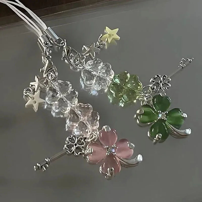 Four-Leaf Clover Beaded Keychain for Women and Girls, Cute Bag Pendant Decor, Lucky Grass, Star, Phone Charms, Trendy Gifts, Y2K