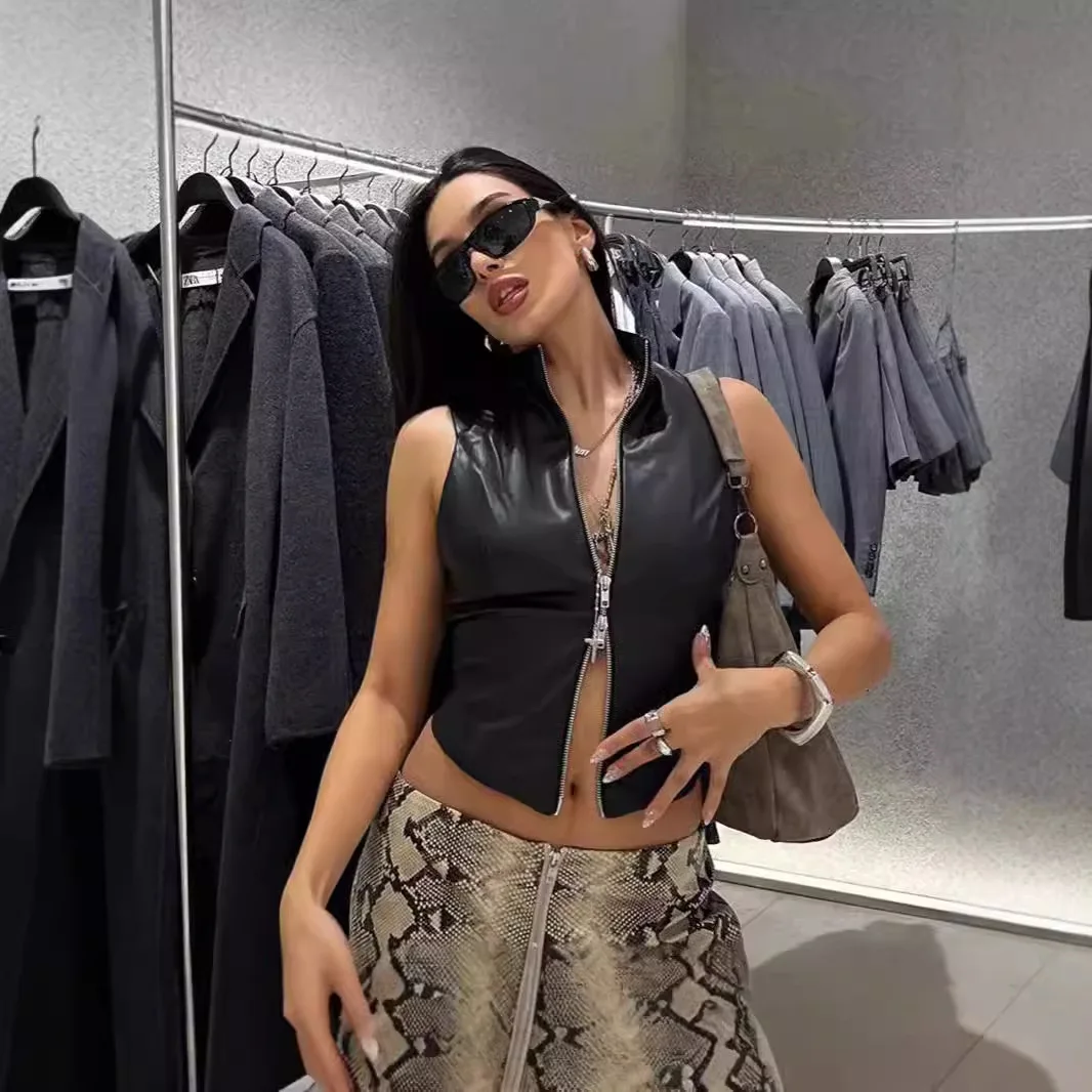 

Стиль 2023, осенняя новая женская одежда, модный сексуальный жилет с воротником-стойкой и открытой спиной, тонкий женский жилет из искусственной кожи с пупком