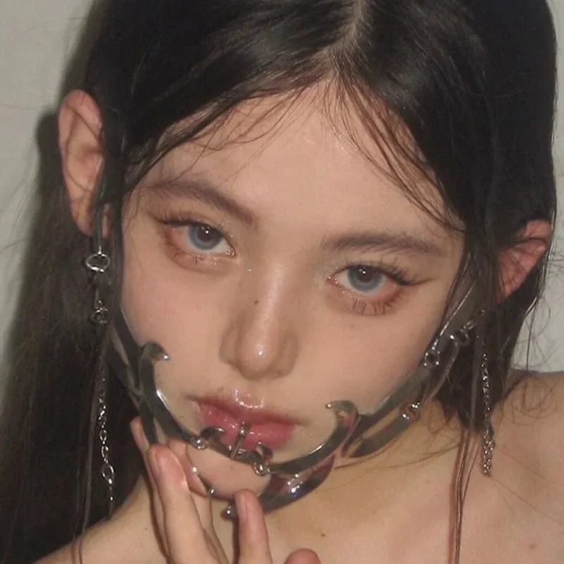 

Cyberpunk facial chain mask, metal chin, collar, gothic lipstick, adjustable jaw harness for festival, cosplay