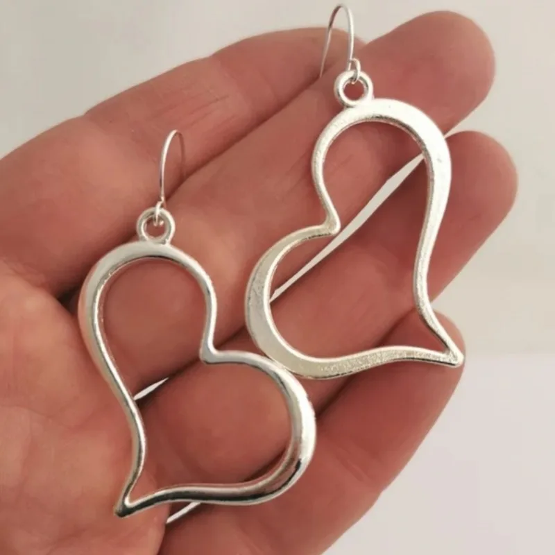 

Simple Fashion Silver Color Metal Geometry Carving Heart Dangle Earrings for Women Jewelry
