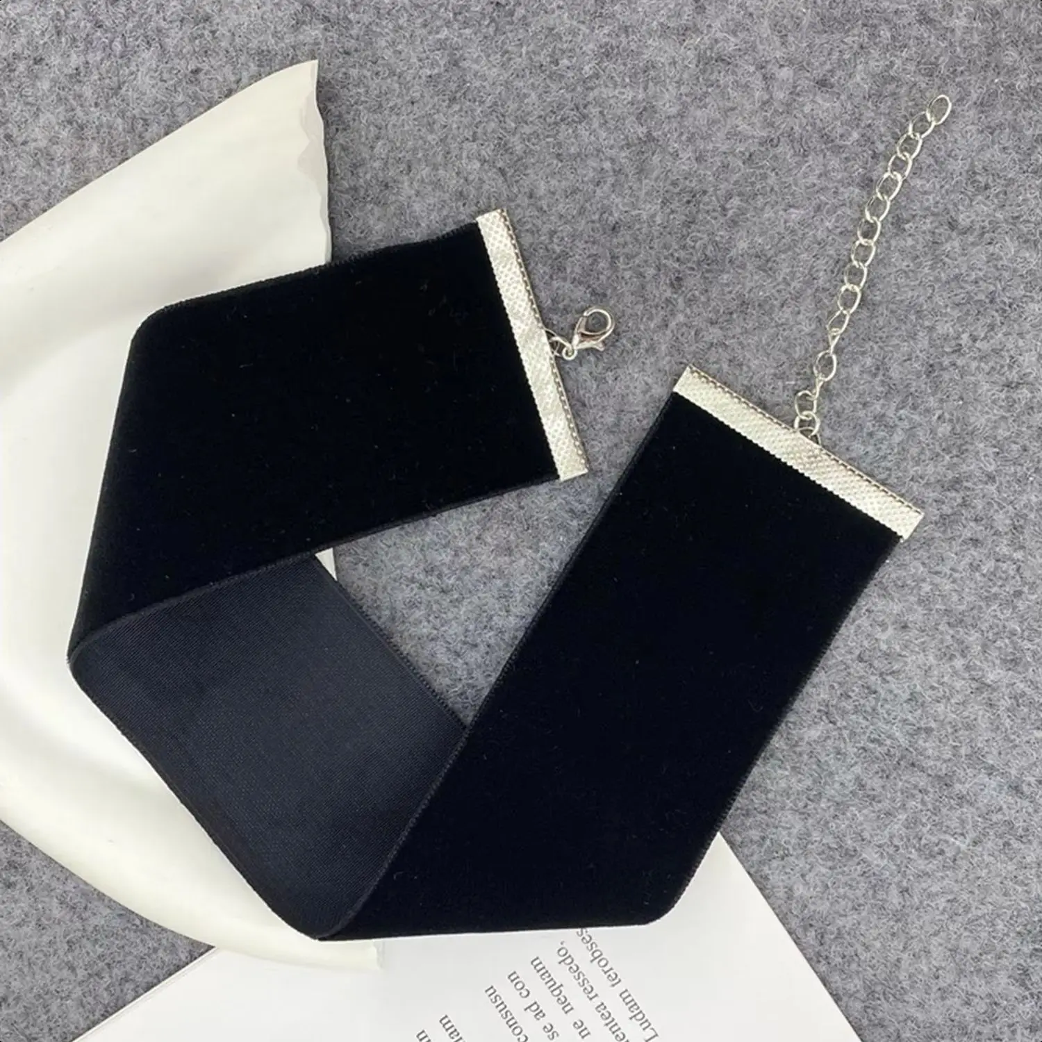 Бархатное-колье-колье-для-женщин-и-девочек-шейный-ремешок-готическая-винтажная-цепочка-на-шею-модные-украшения-сексуальные-ожерелья-ретро-колье