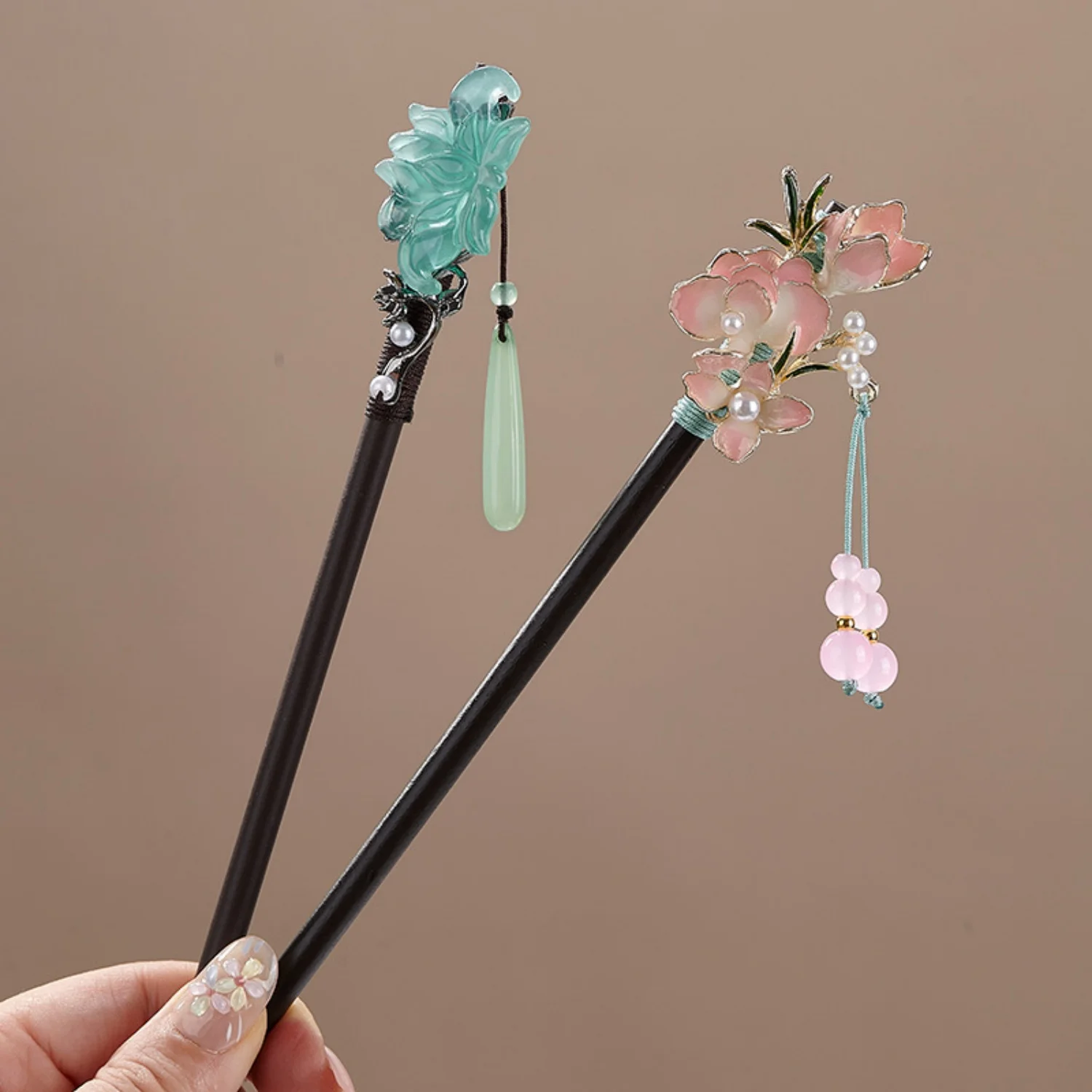 Vintage Flower Hairpin For Women Elegant Wooden Floral Hair Stick Light Luxury Hanfu Dress Headwear Jewelry Hair Accessories view 2