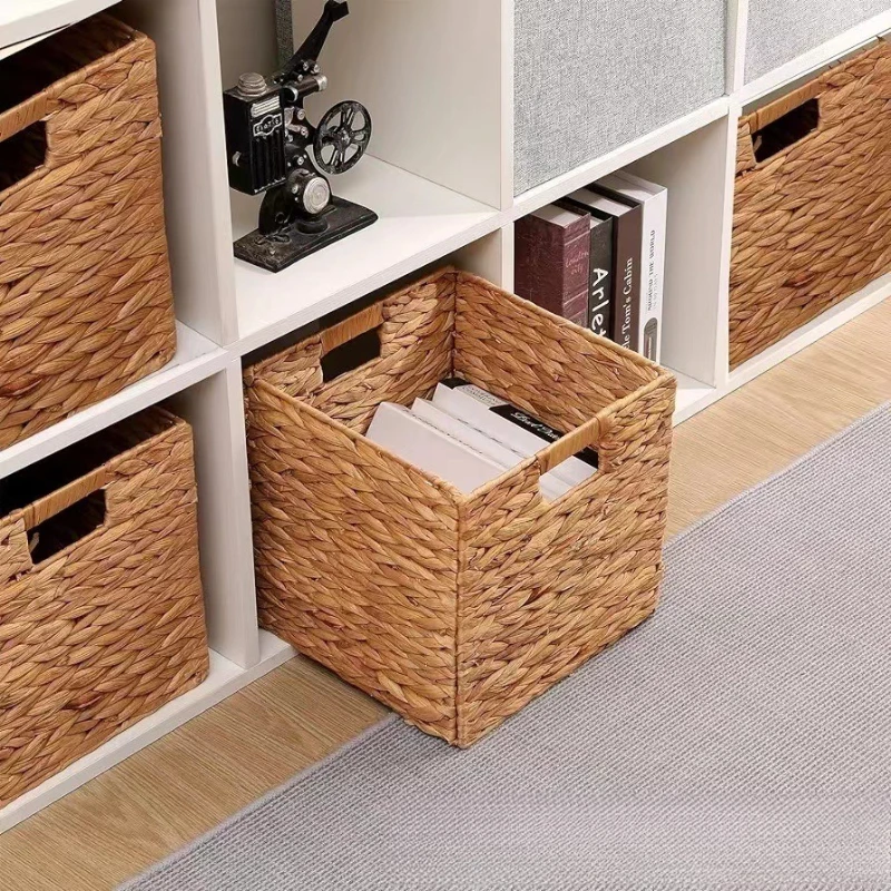

Handwoven Water Hyacinth Square Storage Box Splinter-Free Foldable Desktop Organizer with Metal Corners for Home/Office