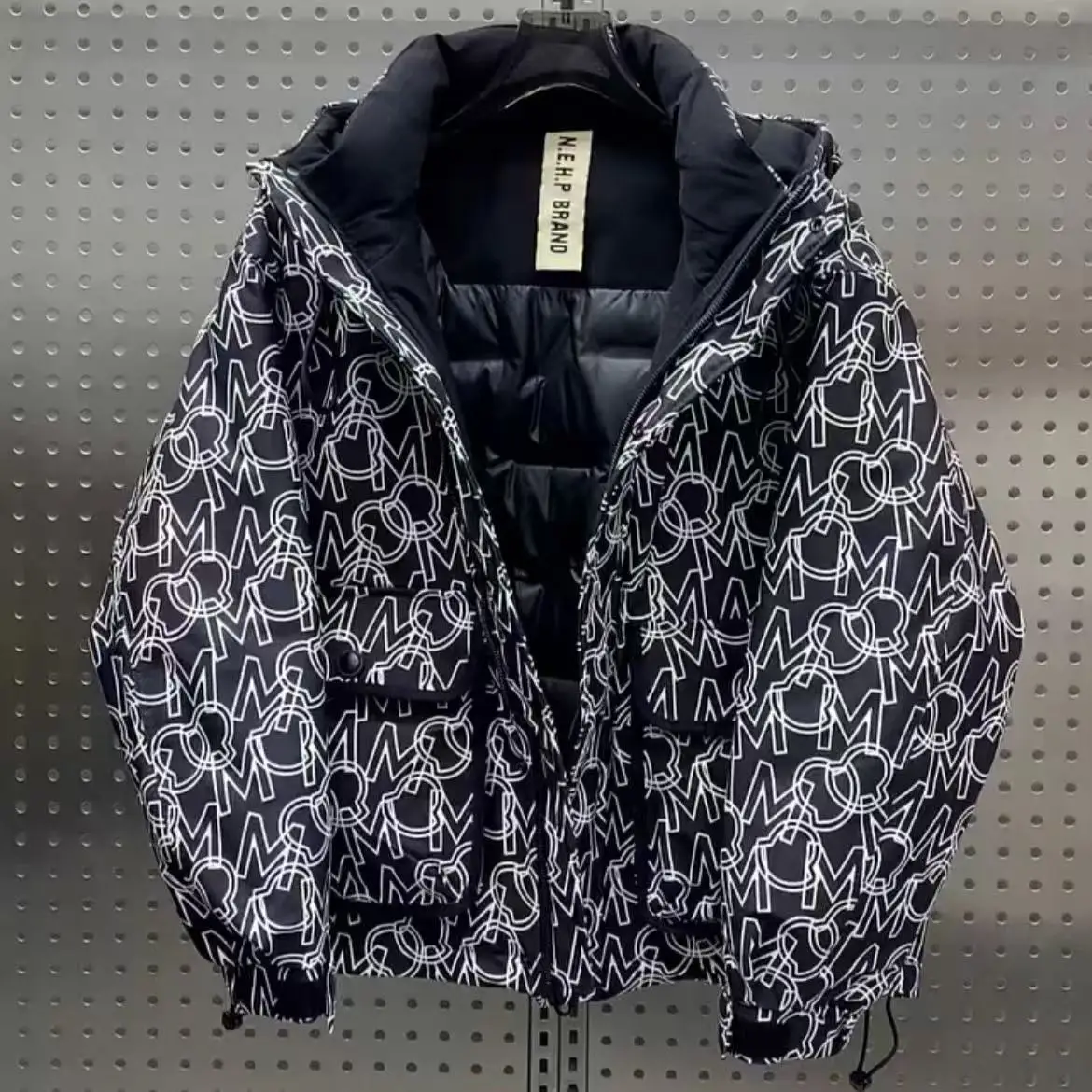 Winter new American color matching hooded down jacket Korean version loose tooling warm top versatile down jacket men