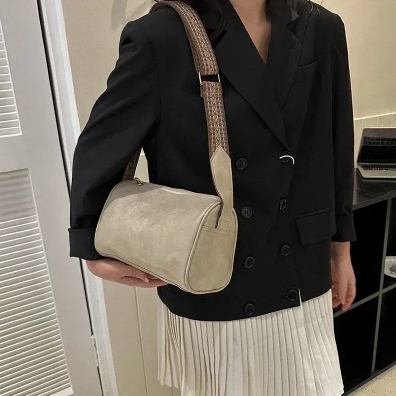 

Shoulder Vintage Bag for Women Fashion Wide Strap Crossbody Bag Retro Pillow Messenger Handbag Ladies Tote Clutchs Purses Tote