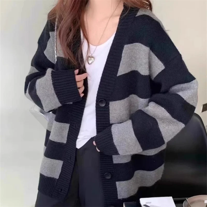 

Dongguan Daliang Вязаный кардиган Long Sve V-Ne Обычный тонкий цельный женский свитер премиум-класса для осеннего сезона