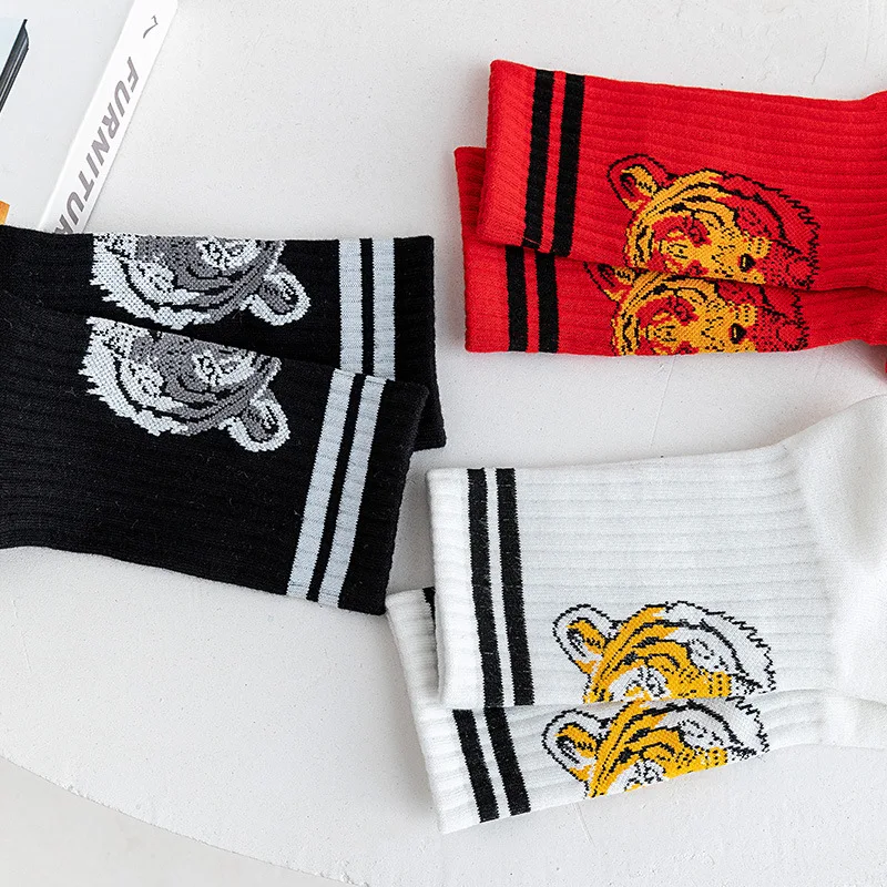 3Pair/Box Fashion Socks Men New Spring Tiger Printing Red Amulet Stripe Sports Basketball Crew Socks Men\'s and Women\'s Socks