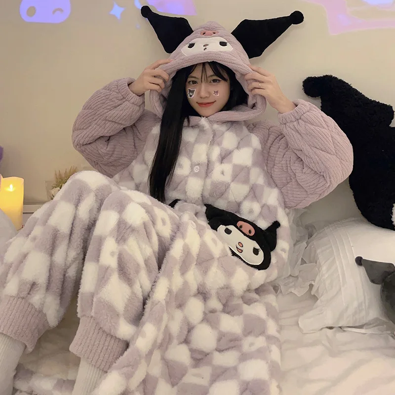 Camisón acolchado Kawaii con pompón Purins, pijamas gruesos y cálidos con capucha de dibujos animados de Anime Kuromi Cinnamoroll, conjunto de ropa de salón bonita