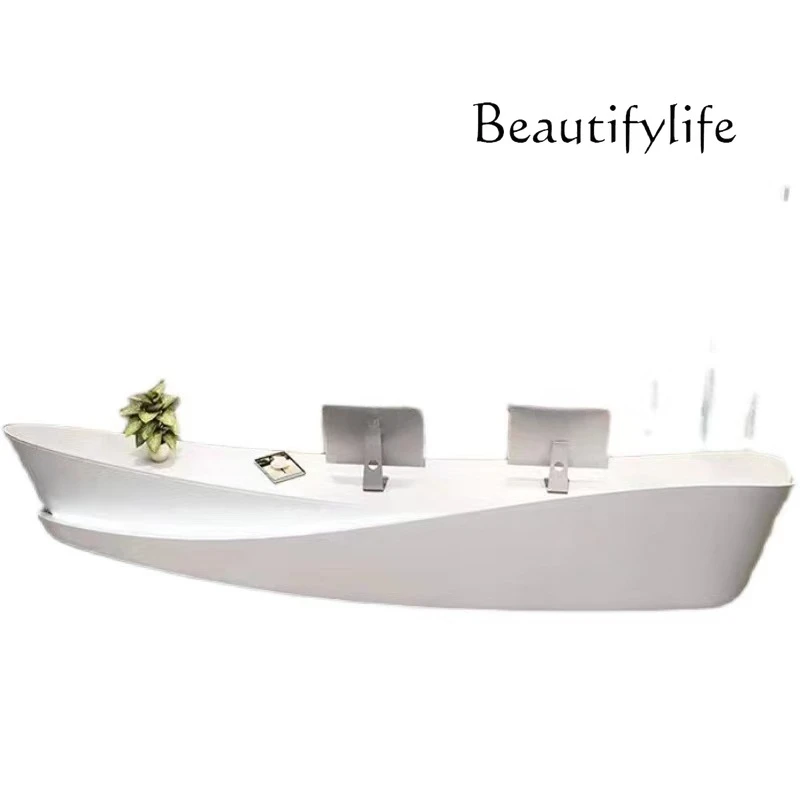 

Simple Modern Company Front Desk Creative Alien High-end Hotel checkout page