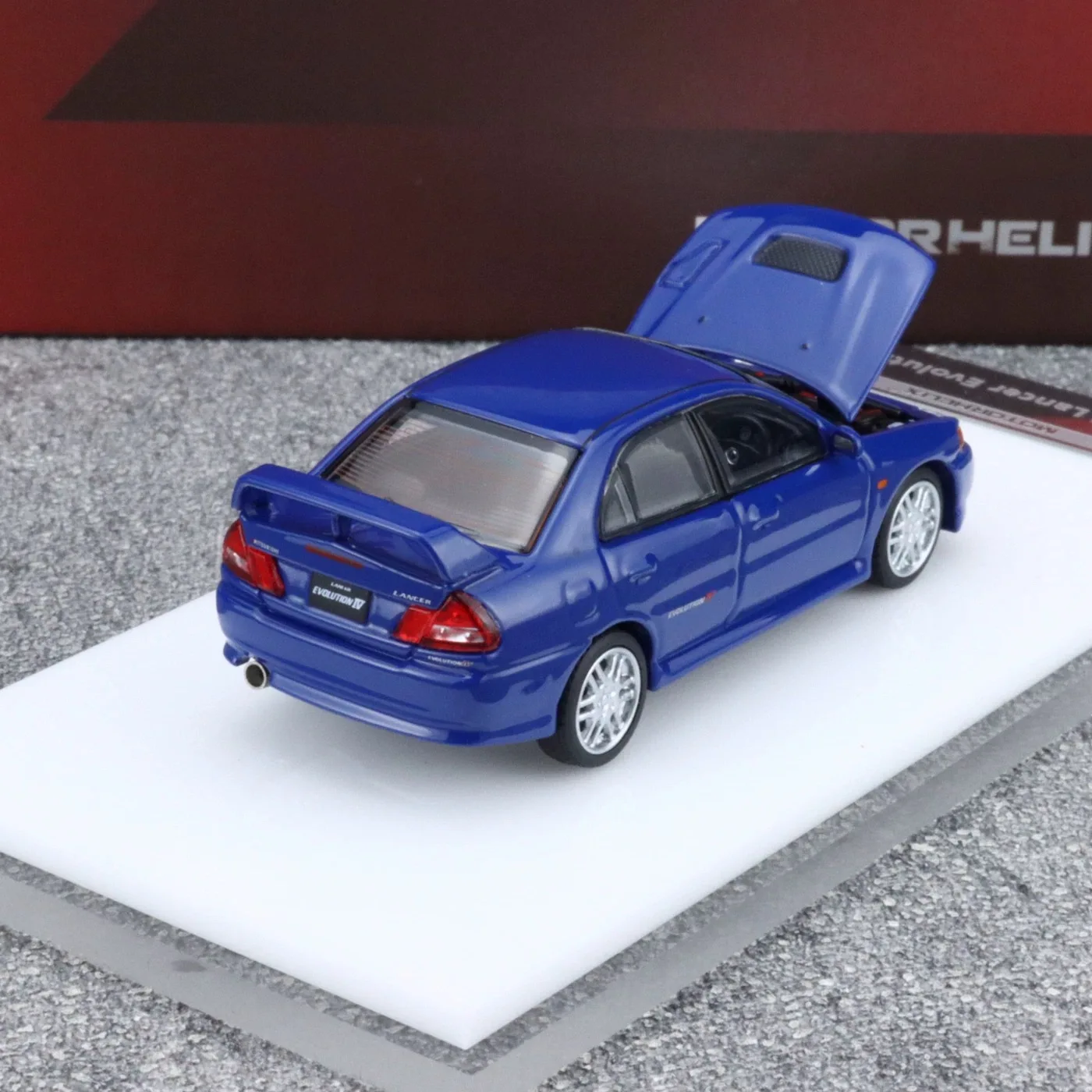 MH 1:64 Lancer EVO IV Escocês Branco modelo de carro de liga que pode ser aberto