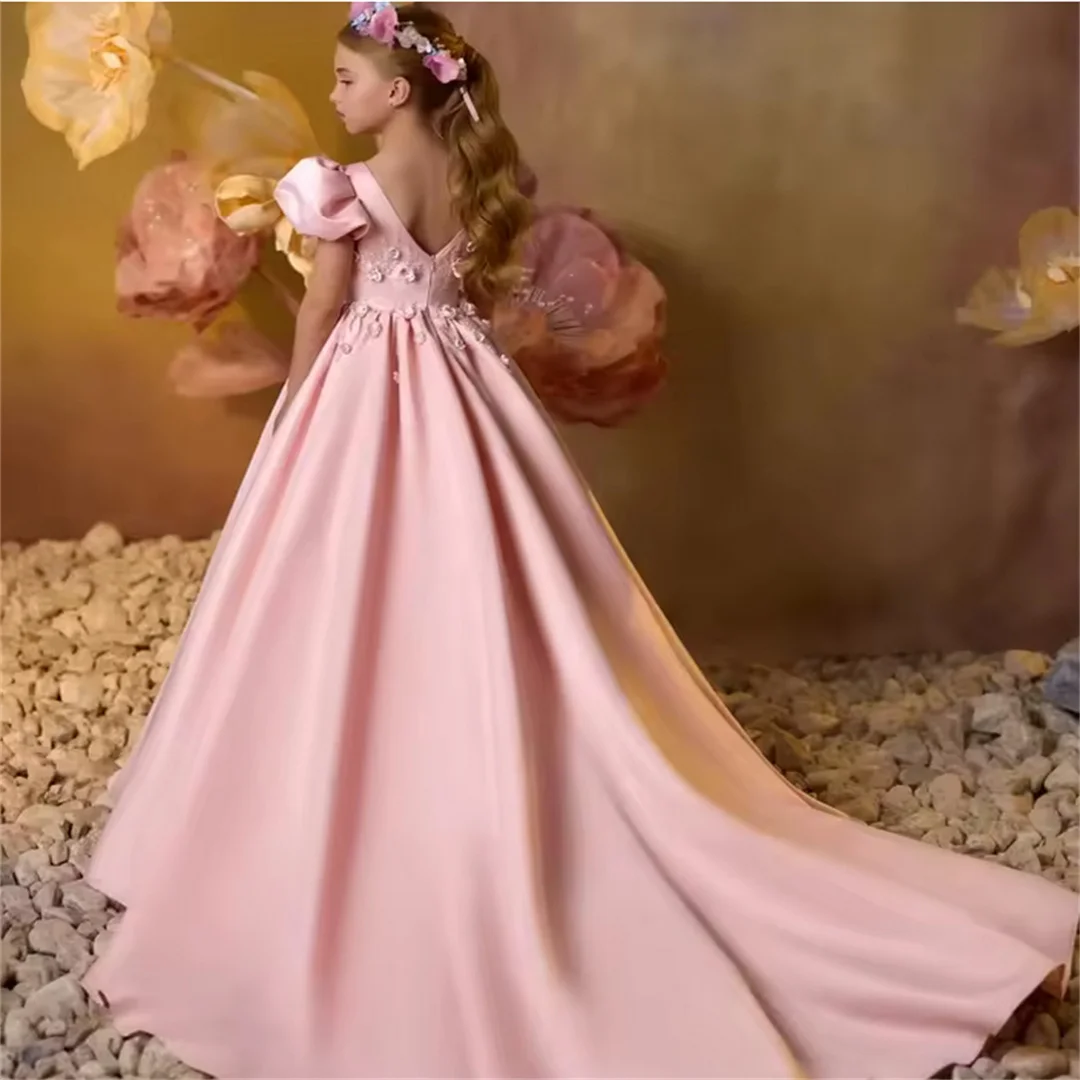 ชุดเดรสเด็กผู้หญิงงานแต่งงานแบบสั่งทำพิเศษ สีชมพูหวานน่ารัก ประดับด้วยลูกปัดรูปดอกไม้ 3 มิติ แขนพองทรงเอไลน์ ผ้าซาตินยาวแบบเจ้าหญิง