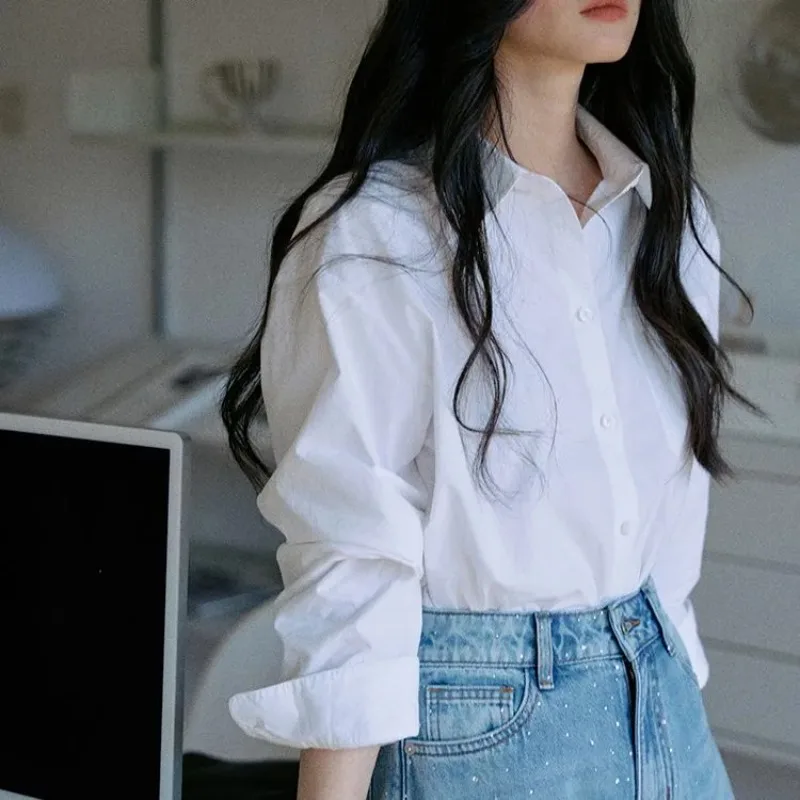 

Women's Oversized Cotton Button Down Shirt Turn Down Collar Long Sleeve Chest Pocket Casual Blouse for Daily Wear