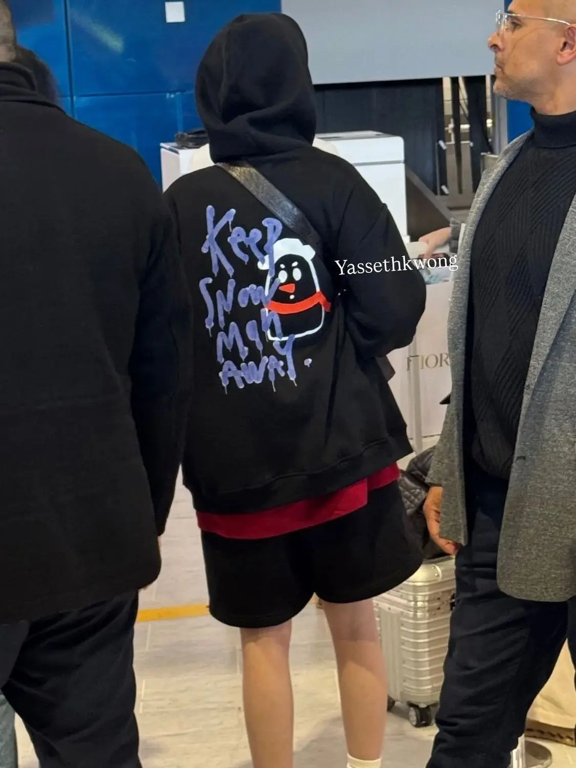 سرنا LingOrm نفس هوديي رسالة مطبوعة جولة الرقبة البلوز فضفاضة طويلة الأكمام هوديي Orm Kornnaphat #1