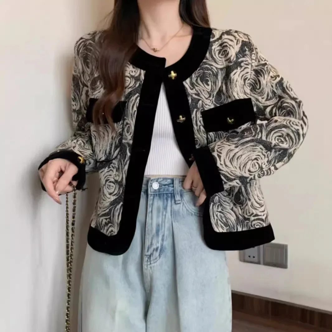 Korean retro ink painting small fragrance coat women's autumn and winter high-grade velvet stitching round neck short coat