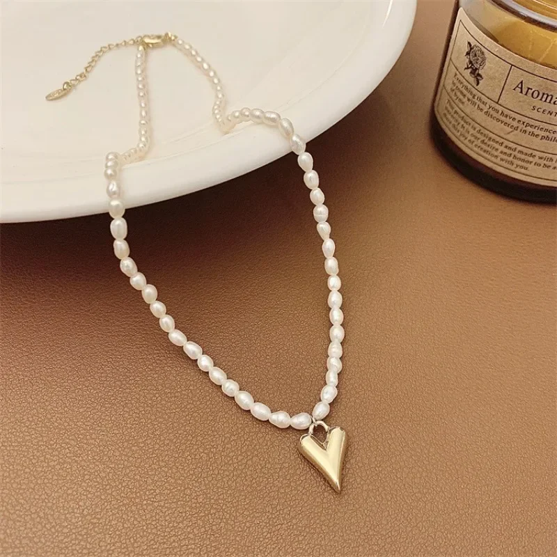 Minar Cute Romantic Rice Freshwater Pearl Beaded Necklaces Golden Metallic Love Heart Pendant Chokers Necklaces for Women Female