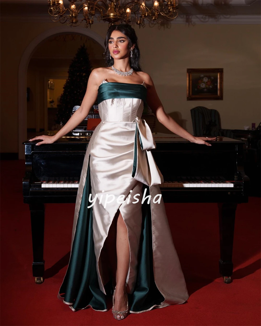 ซาติน Ruched หมั้น A-line Strapless Bespoke โอกาสชุดเดรสยาว