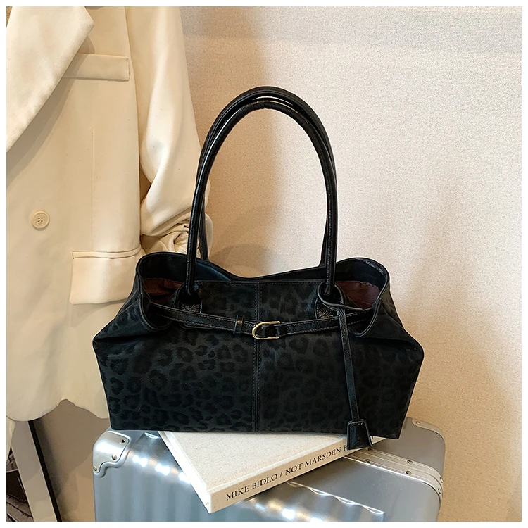 Leopard Print Sewing Thread Hasp Youth Sweet Shoulder Bags for Women 2026 Hot Sale Large Capacity Sense of Luxury Tote Bags