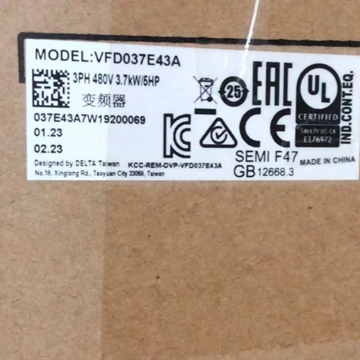 

VFD037CP43B-21 VFD037E43A Преобразователь частоты Новый В наличии