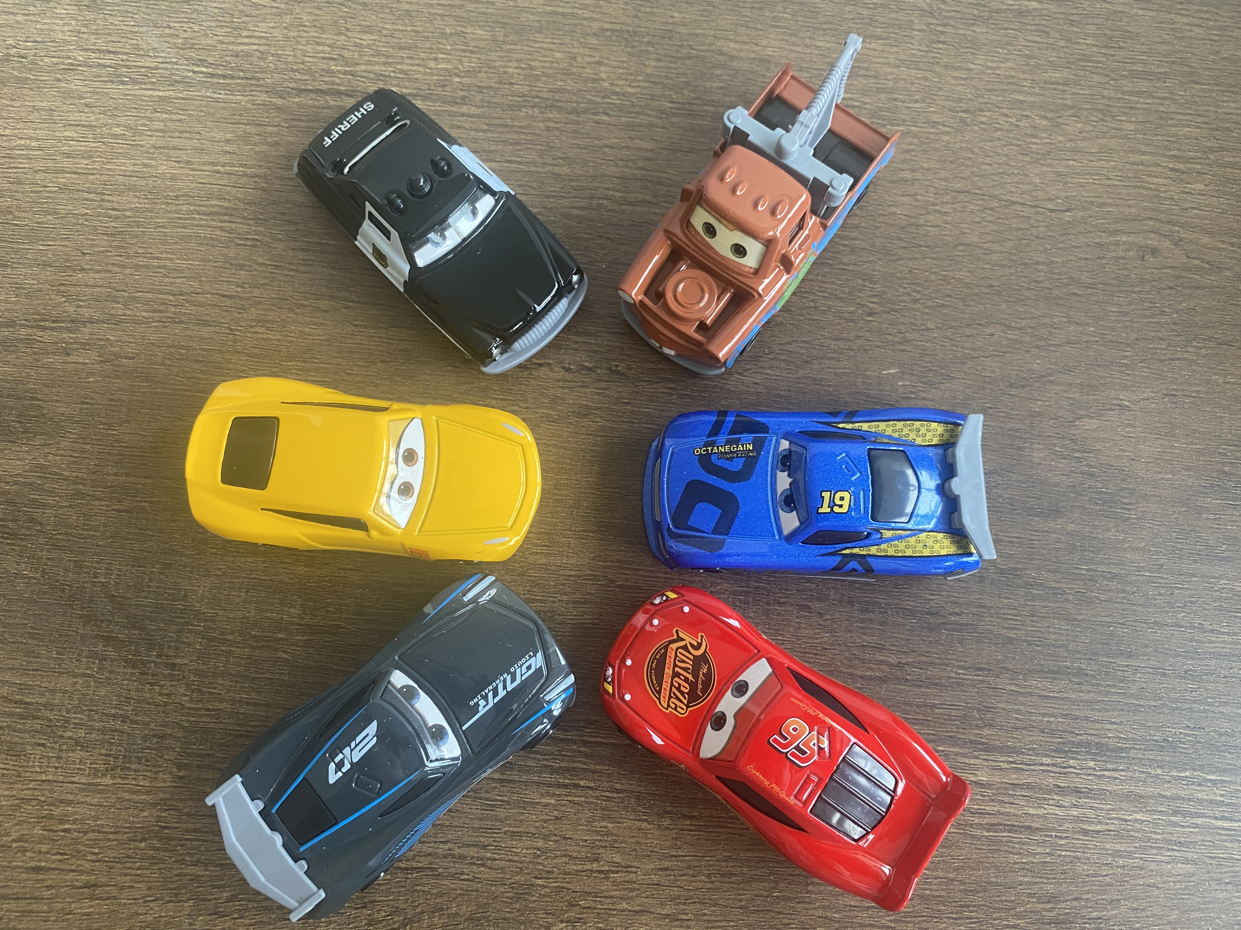 6 قطعة سيارات ديزني بيكسار 3 2 لعبة الإنزلاق سيارة صغيرة جاكسون العاصفة البرق ماكوين ماتر كروز راميريز مجموعة الأطفال هدية عيد ميلاد