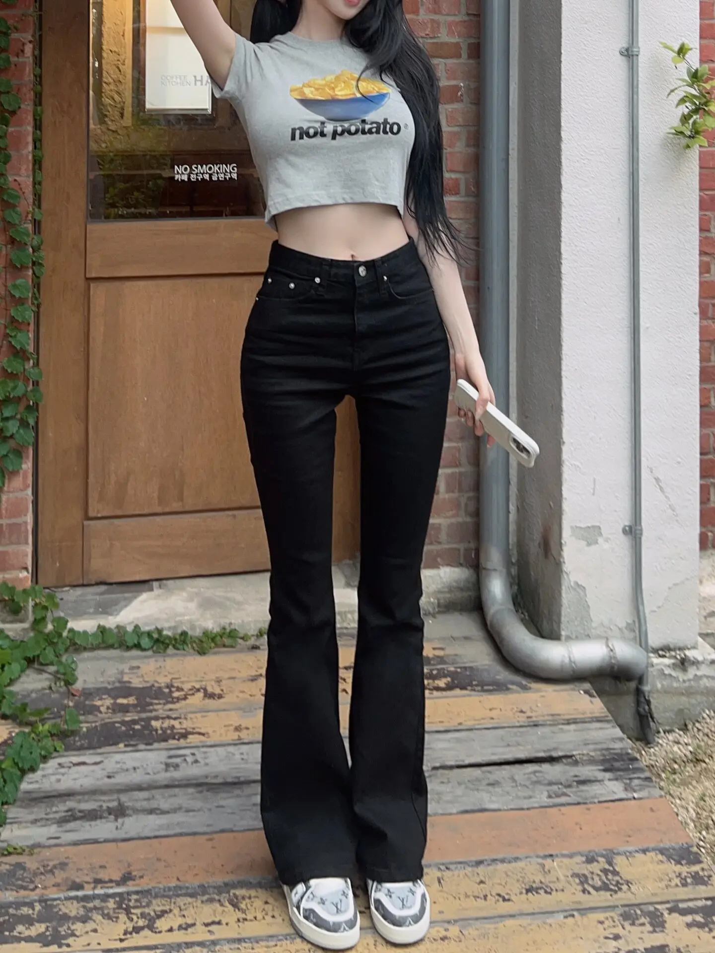 High Waist Stretchy Bell Bottom Jeans Korean Style Butt Enhancing Denim Pants with Built-In Hip Pads Spring Fashion Ladies