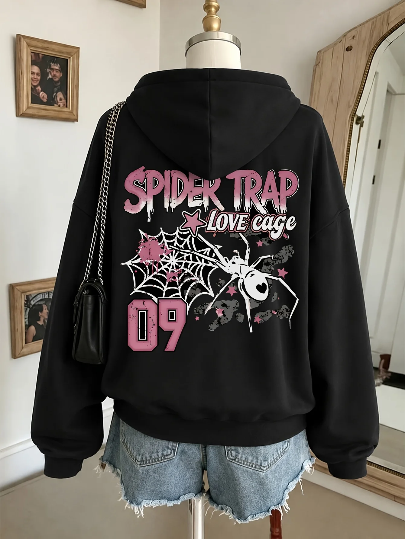 Damen Y2K Goth Hoodies Schwarzer Distressed-Spinnennetz- und Rücken-Grafikdruck Pullover Geeignet für Damen Alltagskleidung