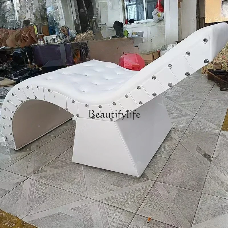 

02**White Modern Beauty Salon Equipment Luxury Curved Facial Men's Massage Bed