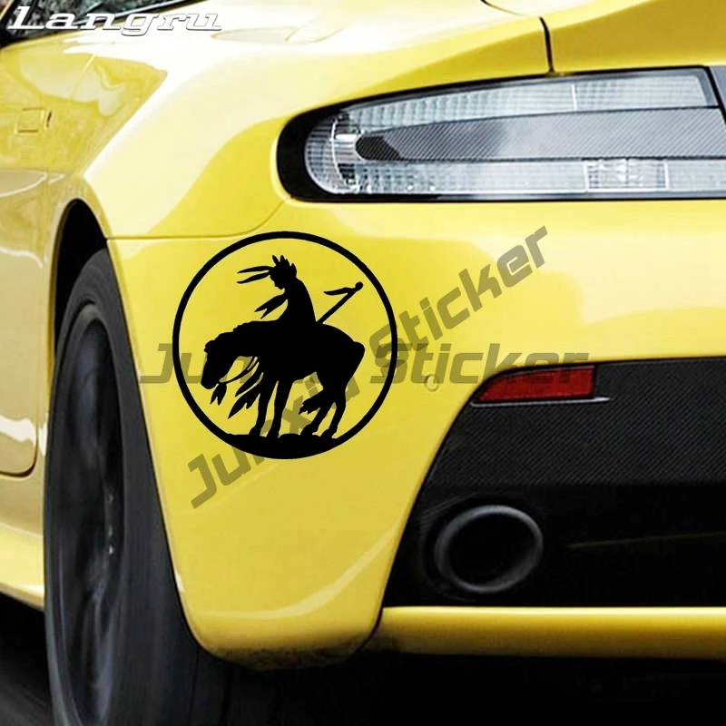 

Виниловая наклейка «Индианец на лошади» различных размеров и цветов, водонепроницаемая, для автомобиля, бампера, окна, ноутбука