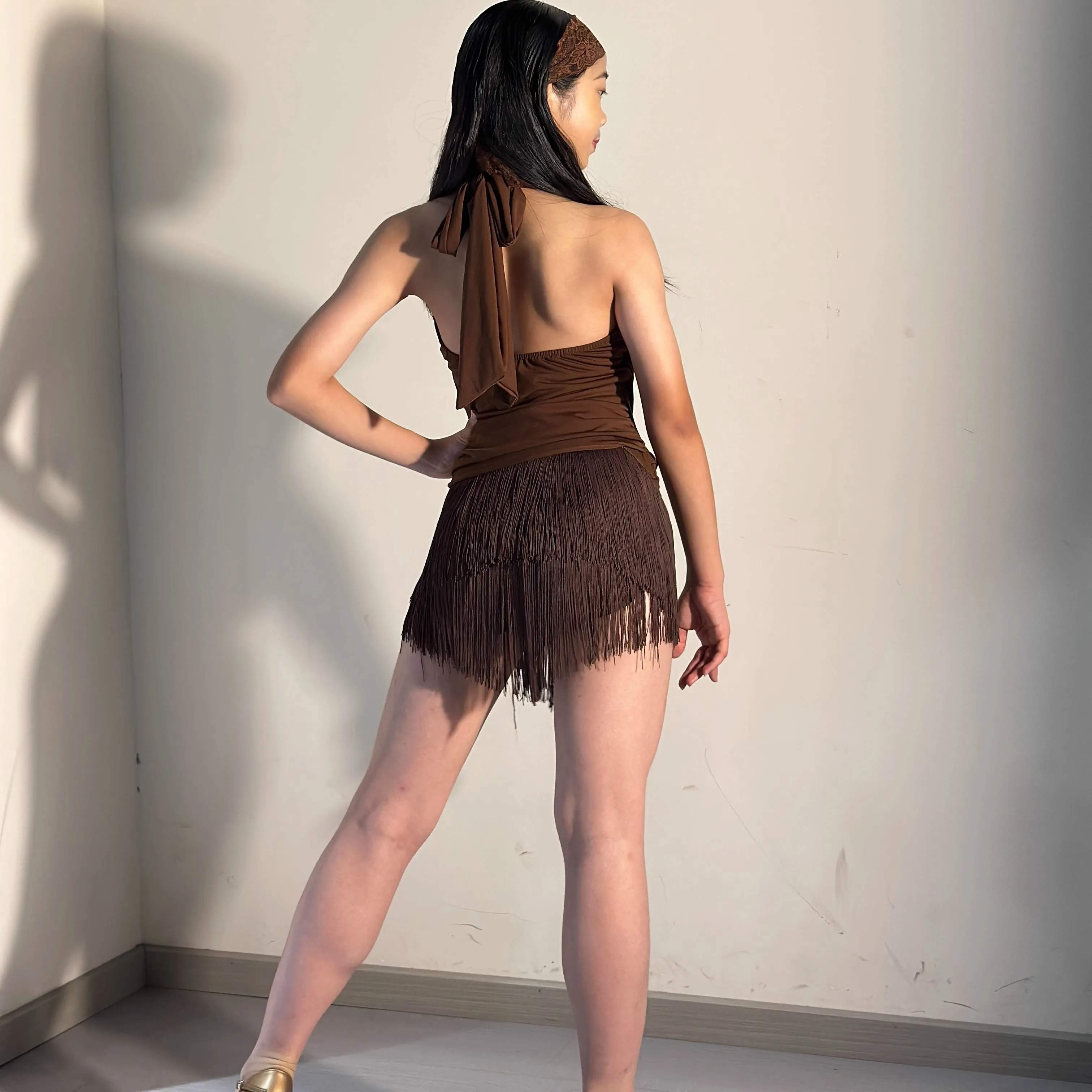 Costume de danse standard national latin personnalisé pour femmes adultes, tenue d'entraînement, taille cintrée au cou, robe à franges en patchwork suspendue