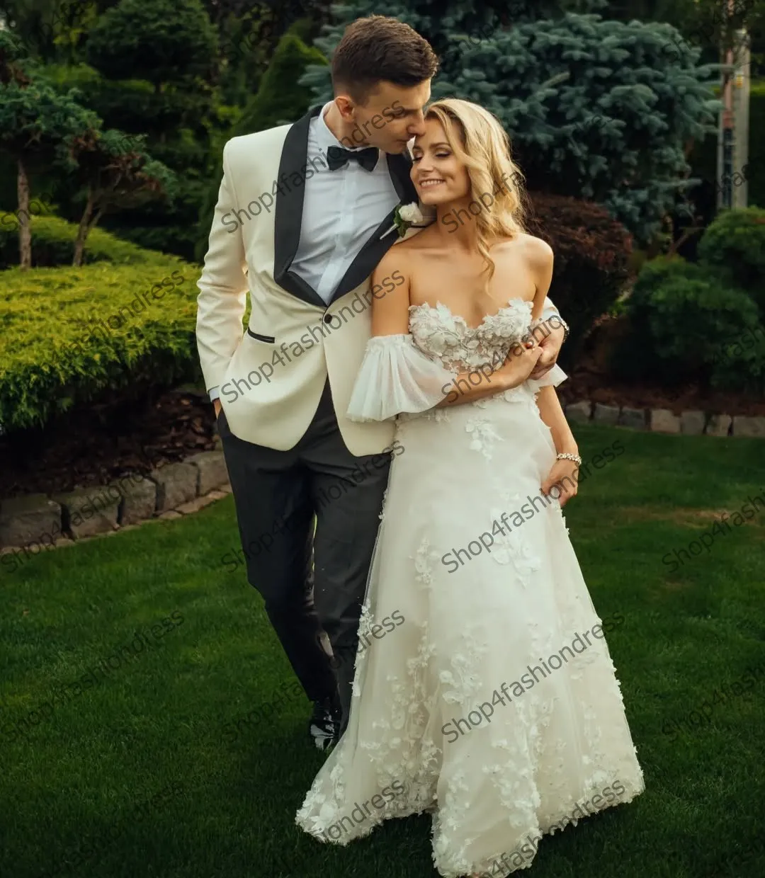 สวย 3D ดอกไม้ตาข่ายงานแต่งงานชุดดอกไม้ที่เรียบง่าย Tulle เจ้าสาว Gowns ที่ไม่ซ้ํากัน Ruffles แขน Puffy ชุดราตรีชุดราตรี