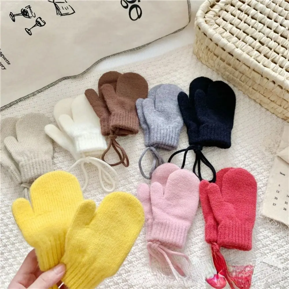 

1 Pair Baby Warm Gloves Winter Mittens Children Full Finger Gloves for 1-3Y Kids Hanging Neck Warm Newborn Baby Gloves