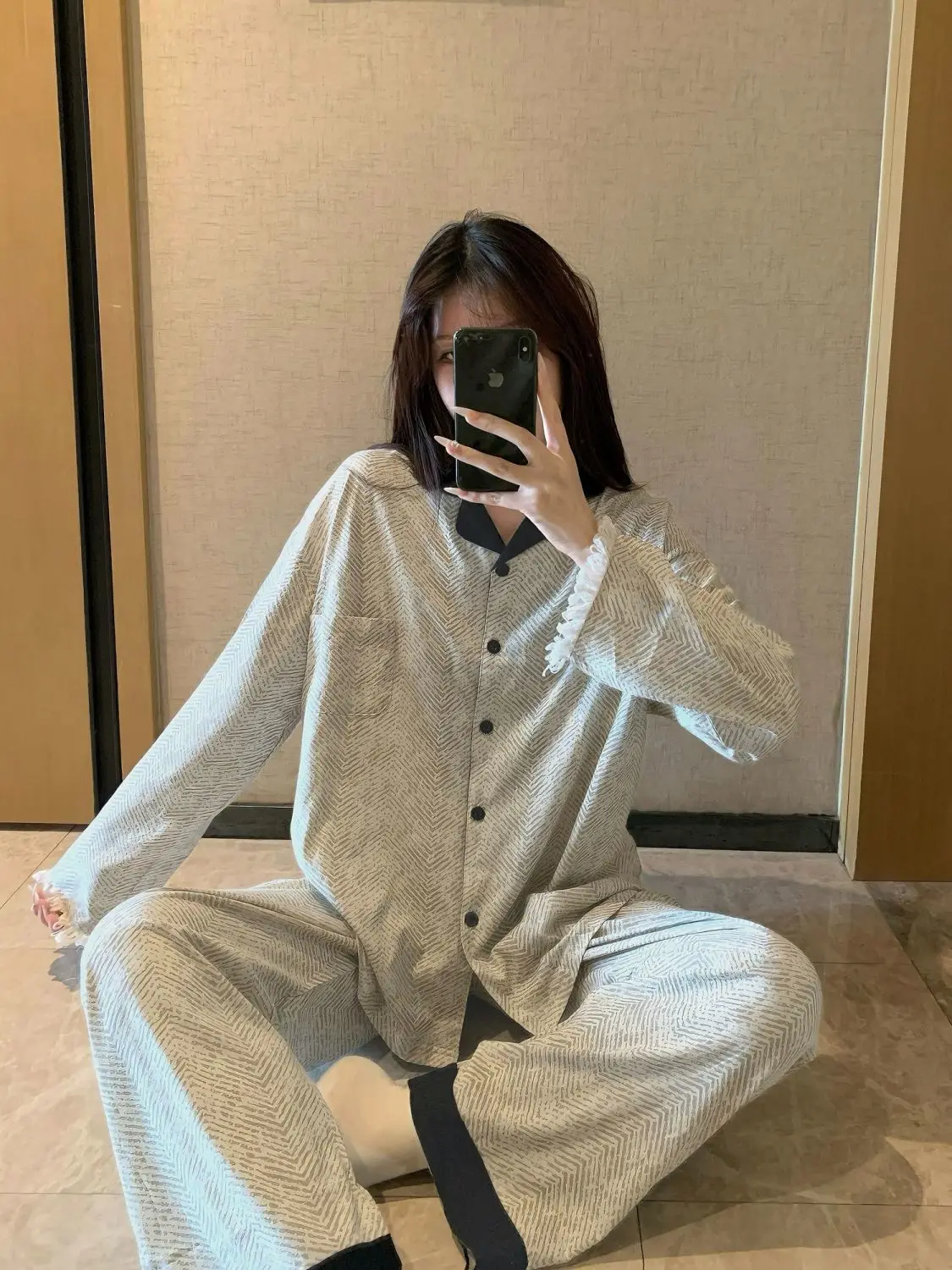 

Комплект женской пижамы: модная домашняя одежда, пижама с V-образным вырезом и длинными рукавами, милый дизайн, весна-лето