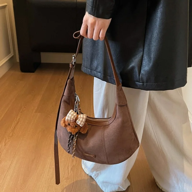 

Elite Ladies Messenger Bag Crafted From Diamond-Dot Leather Featuring Casual Ireland Spacious Soft Daily Refined Look