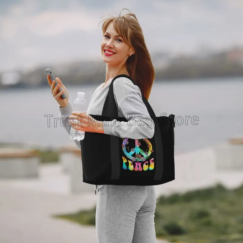 Peace Sign Love Tie Dye Hippie Travel Duffel กระเป๋าส่วนบุคคล Weekender กระเป๋าพร้อมสายคล้องไหล่ Unisex กีฬา Gym กระเป๋าค้างคืน