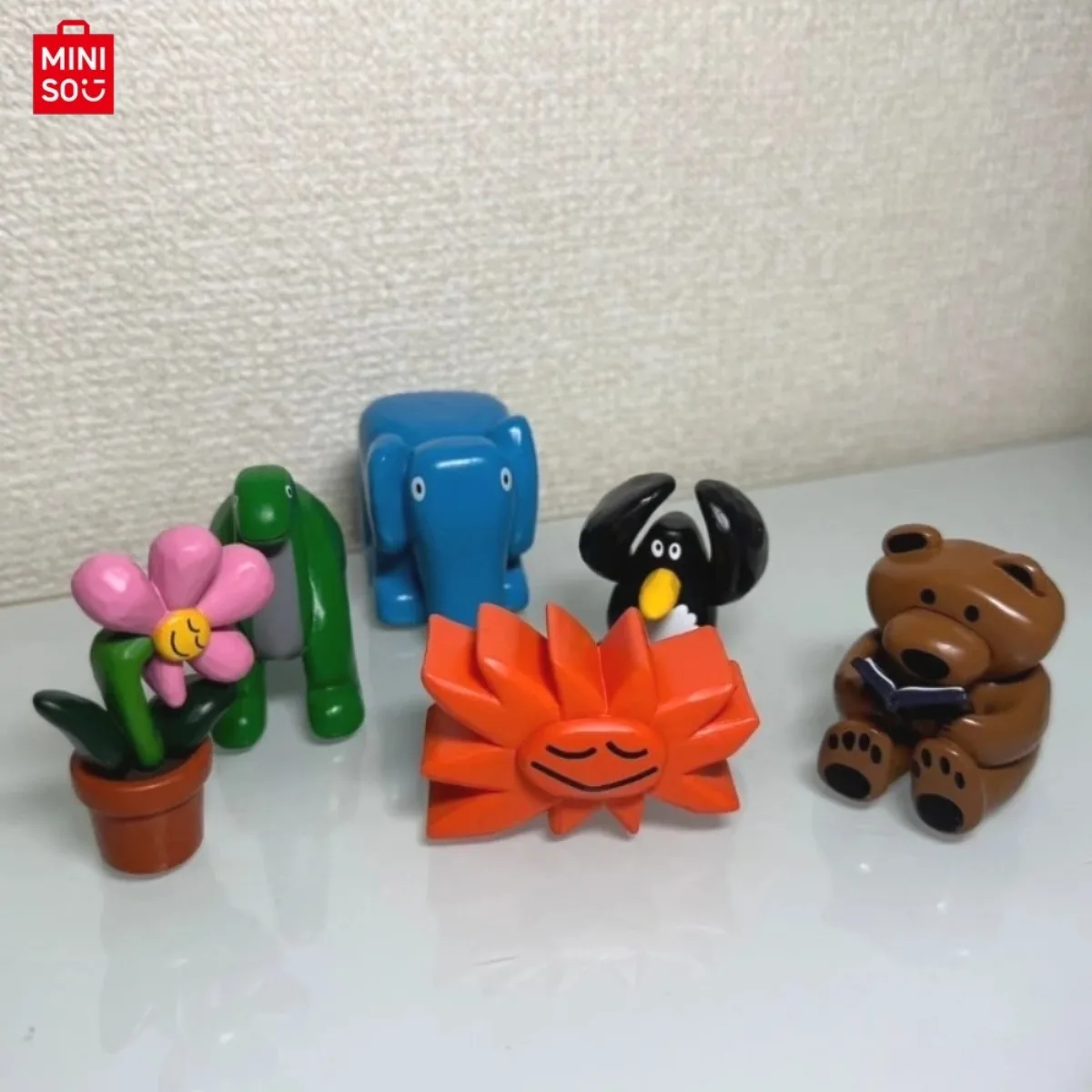 MINISO Blind Box Tajemnicza Figurka Maskotka Kwiatowy Miś Pingwin Dekoracja Klasowa Ozdoba na Biurko Kolekcja Artystyczna Prezent Urodzinowy