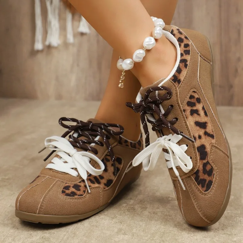 Damen Vintage Sneaker mit Leopardenmuster und flachem Absatz 2025 – Patchwork Schnürschuhe für Damen, leichte, rutschfeste Sportschuhe